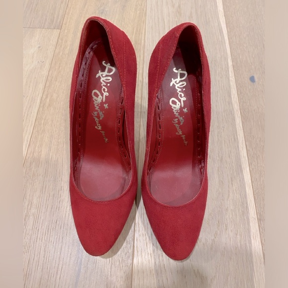 Alice + Olivia Heeda Heels in Garnet Suede | Size 37.5 - Picture 3 of 7